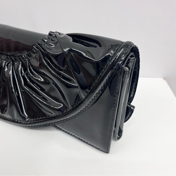 Authenticated Valentino Garavani Black Patent Leather Clutch w GoldChain duster - Picture 8 of 17